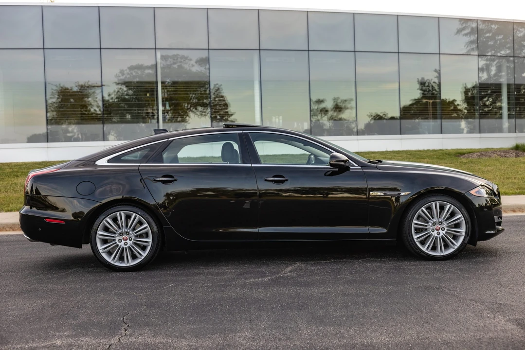 2016 Jaguar X351 XJR - Image 22 of 31