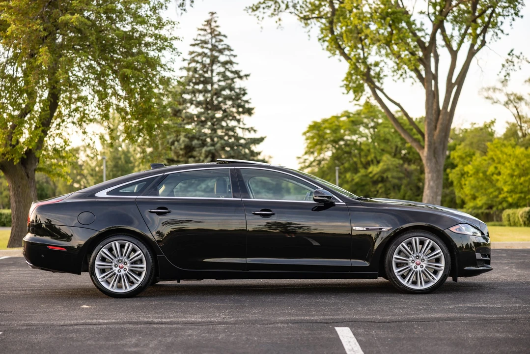 2016 Jaguar X351 XJR - Image 23 of 31