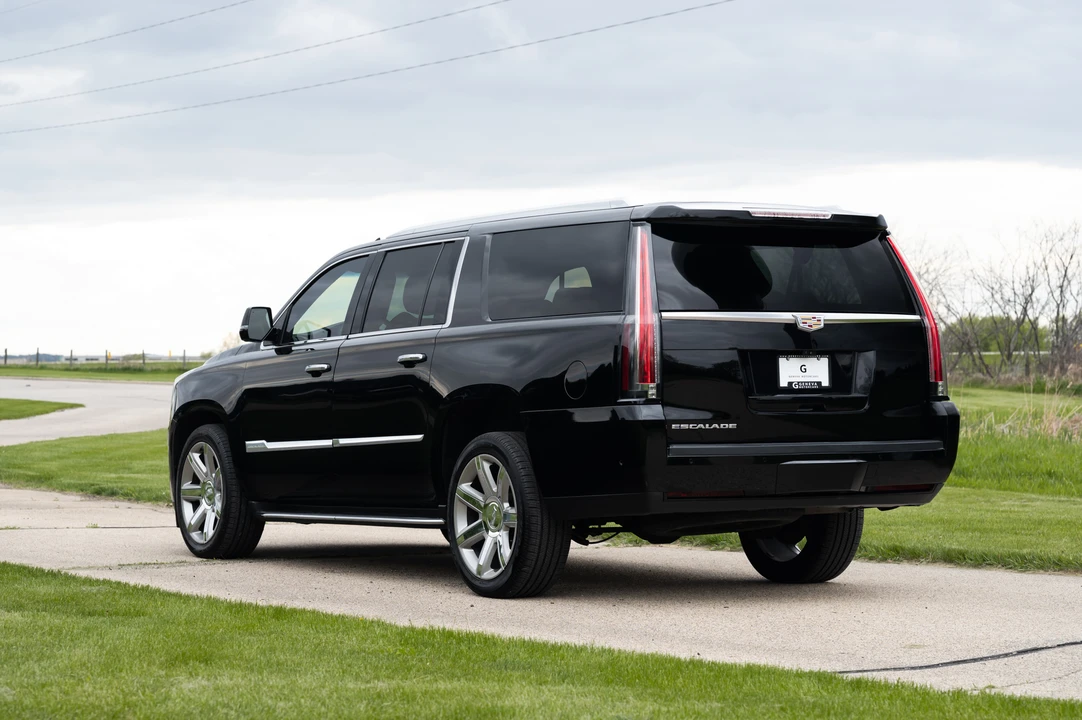 2017 Cadillac Escalade 4th Gen - Image 13 of 31