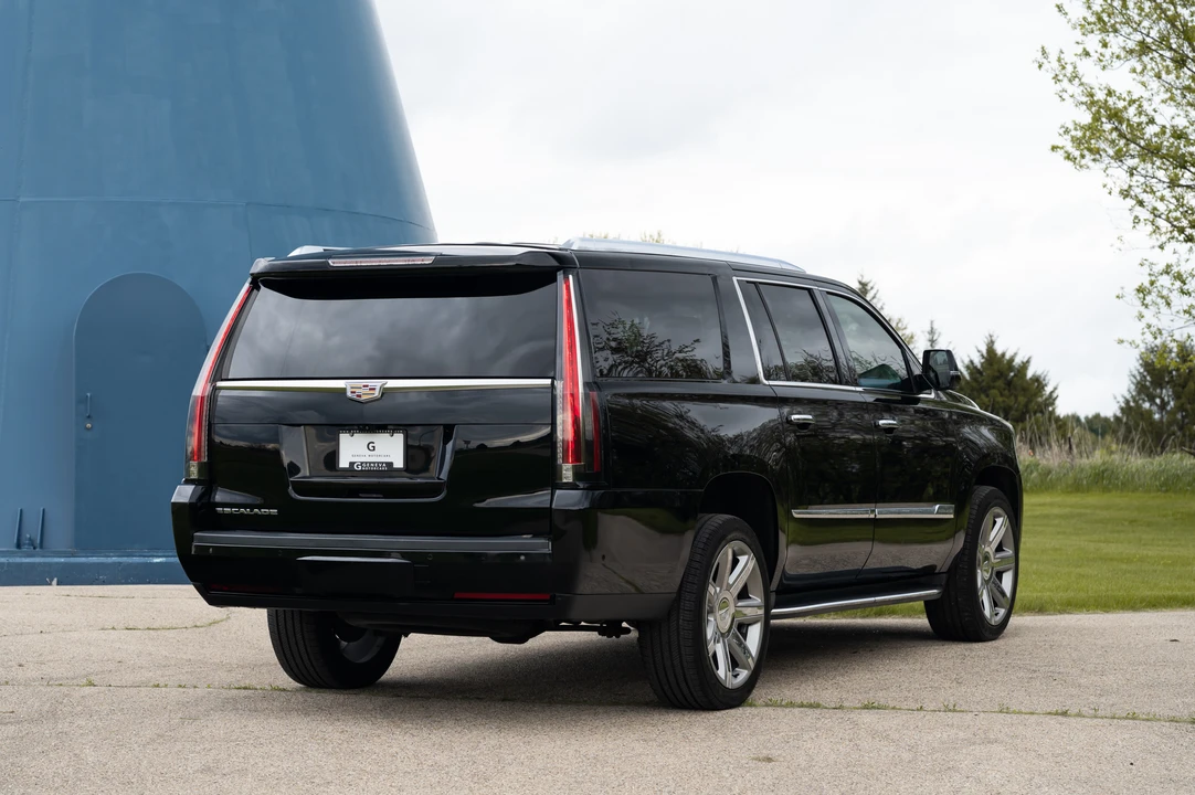 2017 Cadillac Escalade 4th Gen - Image 23 of 31