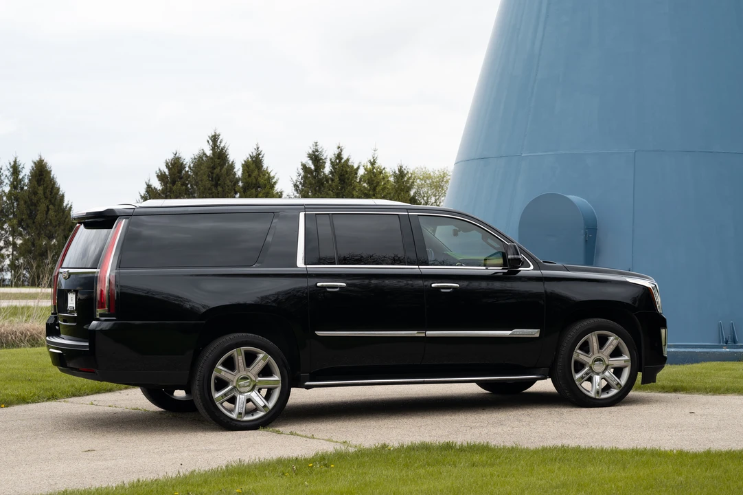 2017 Cadillac Escalade 4th Gen - Image 24 of 31