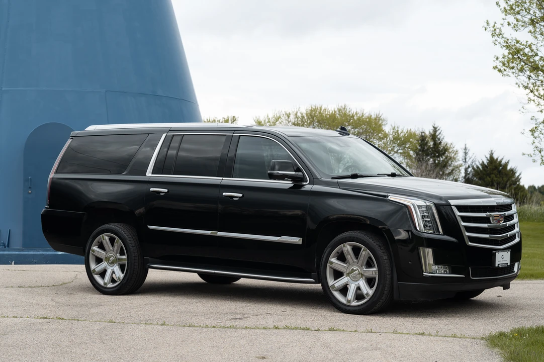 2017 Cadillac Escalade 4th Gen - Image 25 of 31
