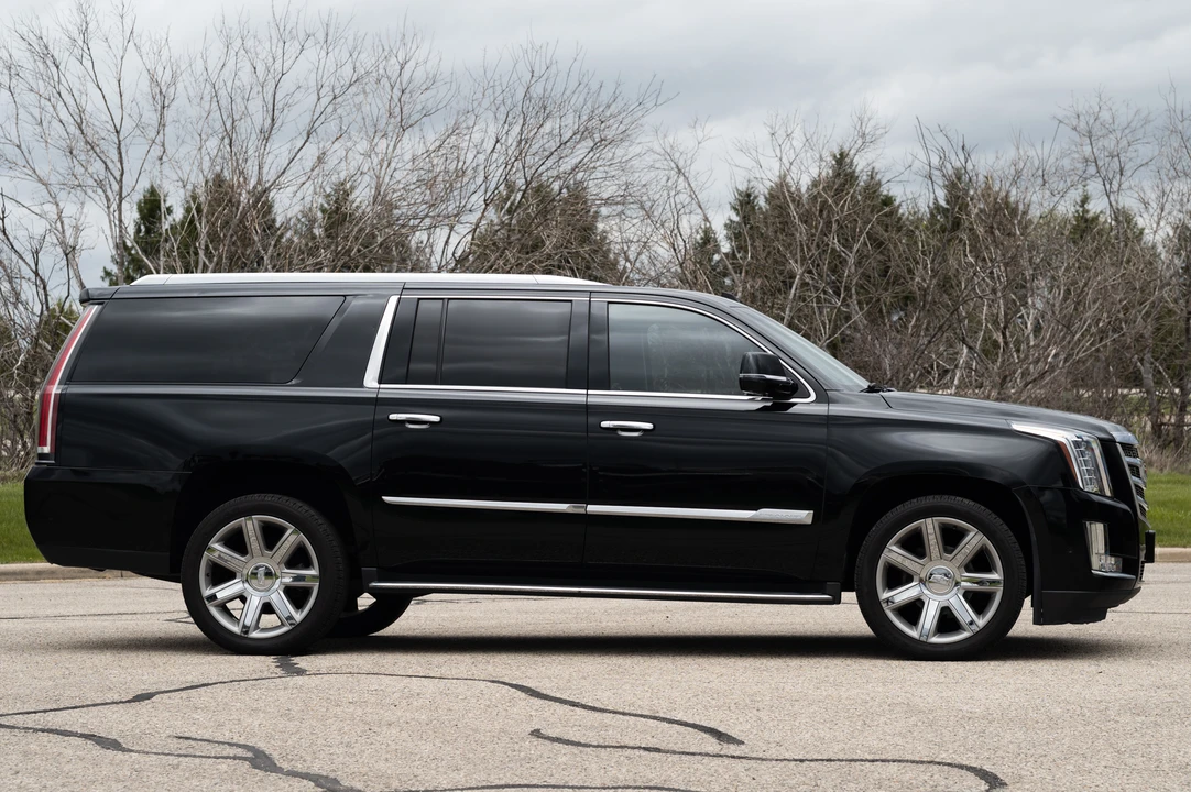 2017 Cadillac Escalade 4th Gen - Image 24 of 31