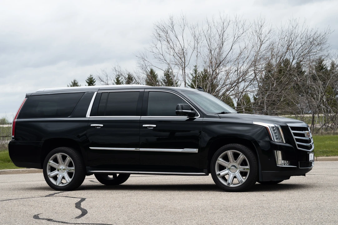 2017 Cadillac Escalade 4th Gen - Image 25 of 31