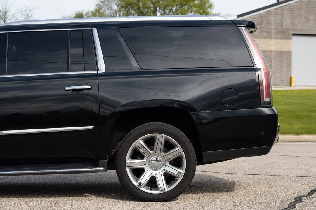 2017 Cadillac Escalade 4th Gen - Image 31 of 31