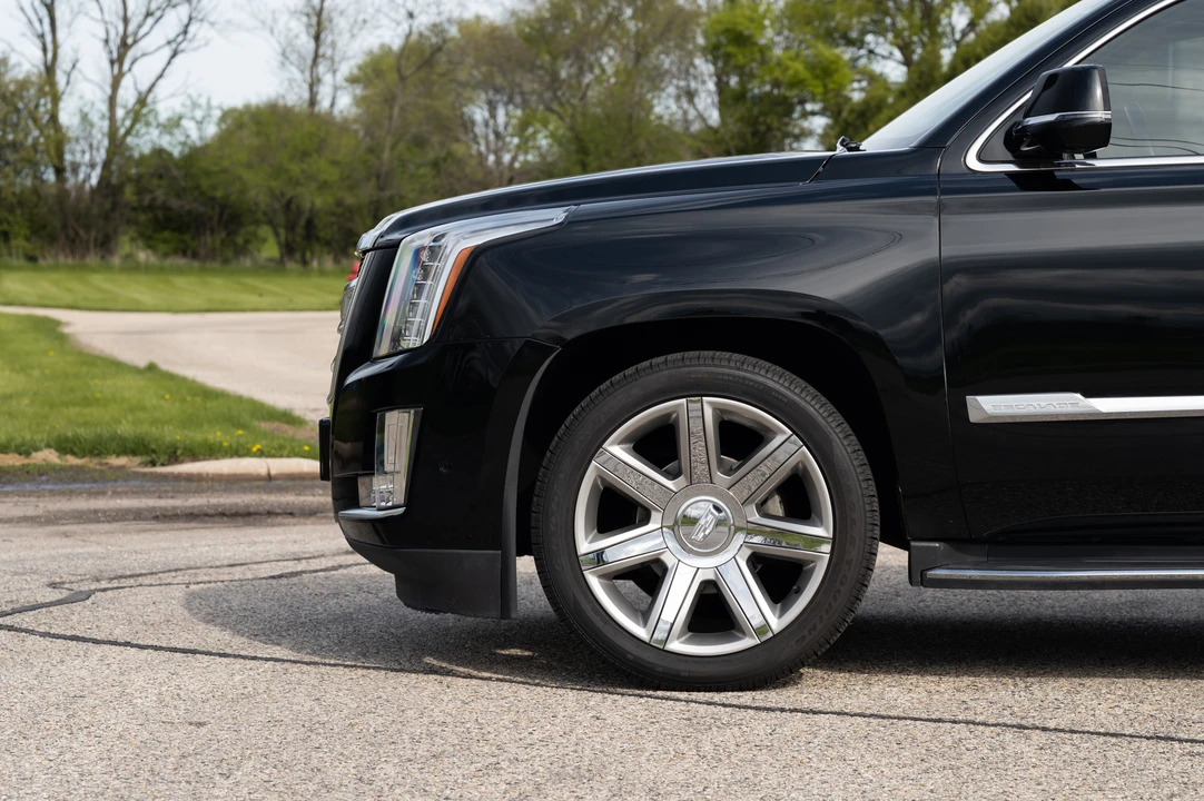 2017 Cadillac Escalade 4th Gen - Image 30 of 31