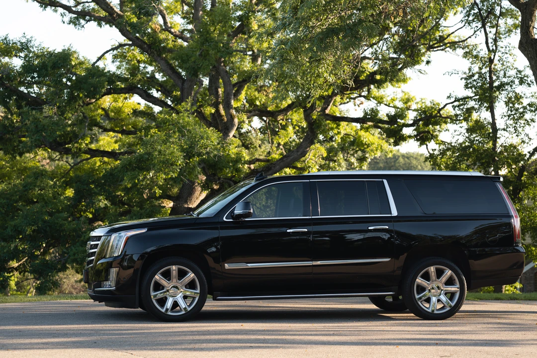 2017 Cadillac Escalade 4th Gen - Image 9 of 31