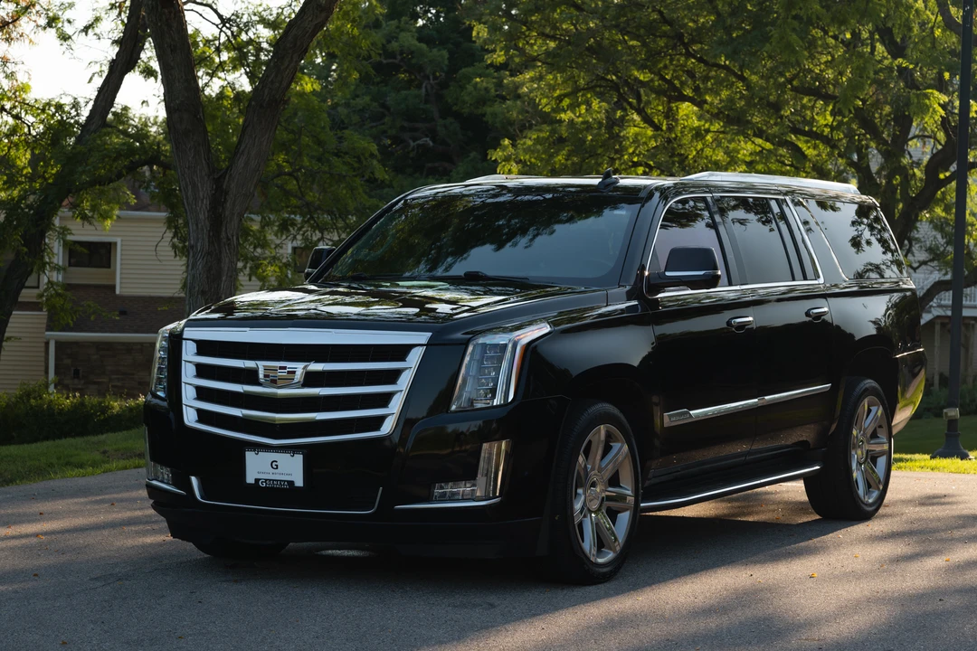 2017 Cadillac Escalade 4th Gen - Image 2 of 31