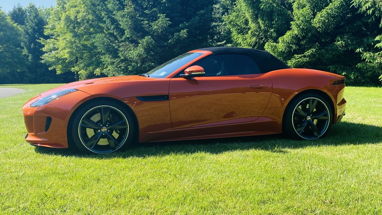 2017 Jaguar F-Type R 1st Gen - Image 9 of 31