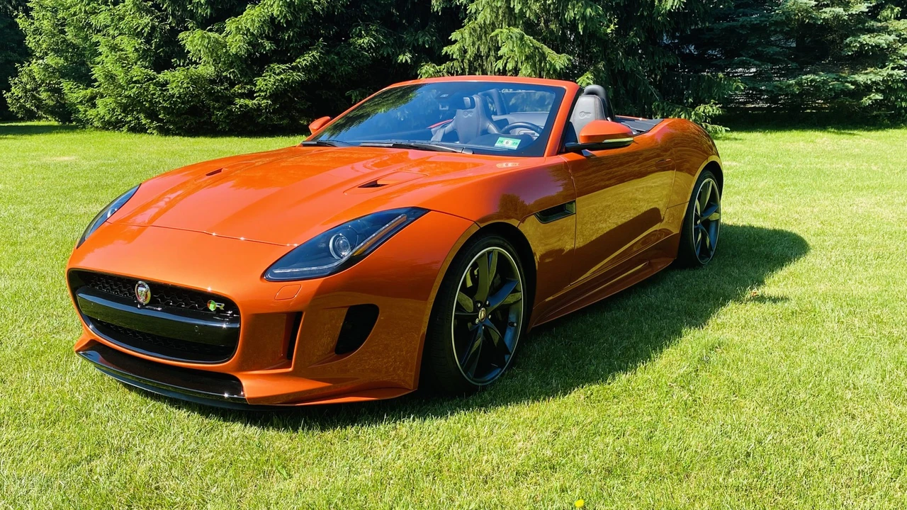 2017 Jaguar F-Type R 1st Gen - Image 2 of 31