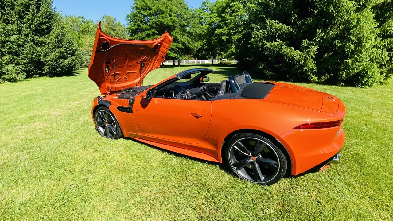2017 Jaguar F-Type R 1st Gen - Image 13 of 31