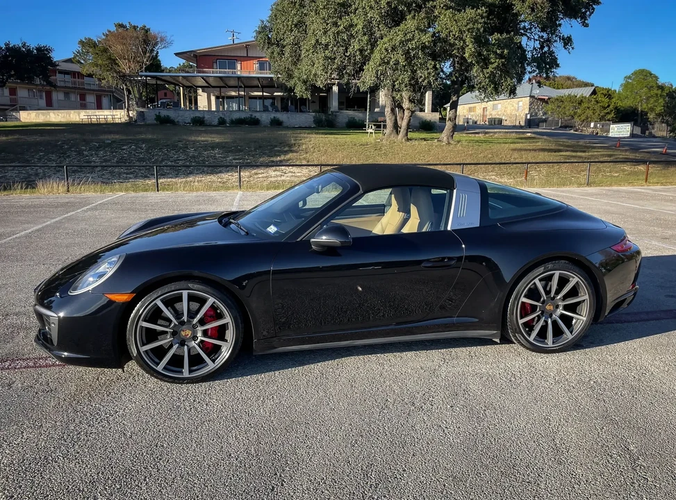2017 Porsche 991 Targa 4 & 4S - Image 5 of 6