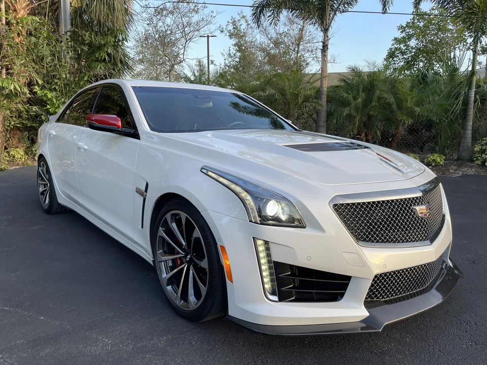 2018 Cadillac CTS-V 3rd Gen - Image 16 of 31