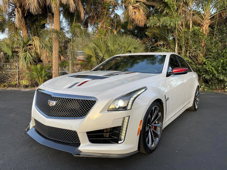 2018 Cadillac CTS-V 3rd Gen - Image 2 of 31