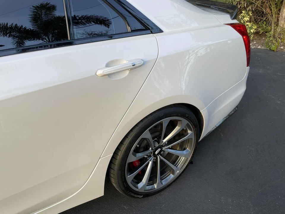 2018 Cadillac CTS-V 3rd Gen - Image 27 of 31