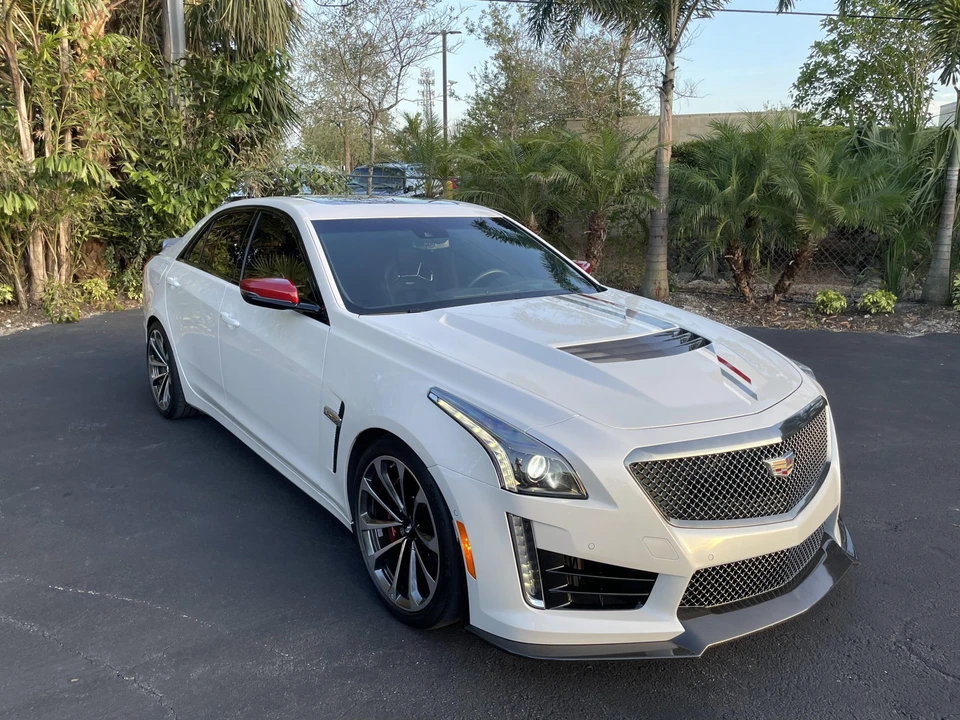 2018 Cadillac CTS-V 3rd Gen - Image 15 of 31