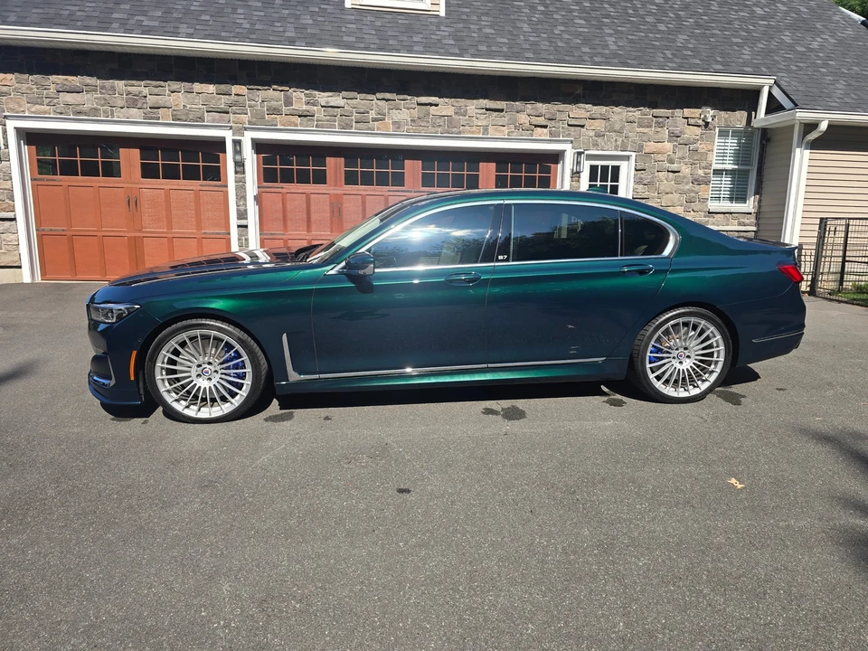 2021 BMW Alpina B7 - Image 3 of 31