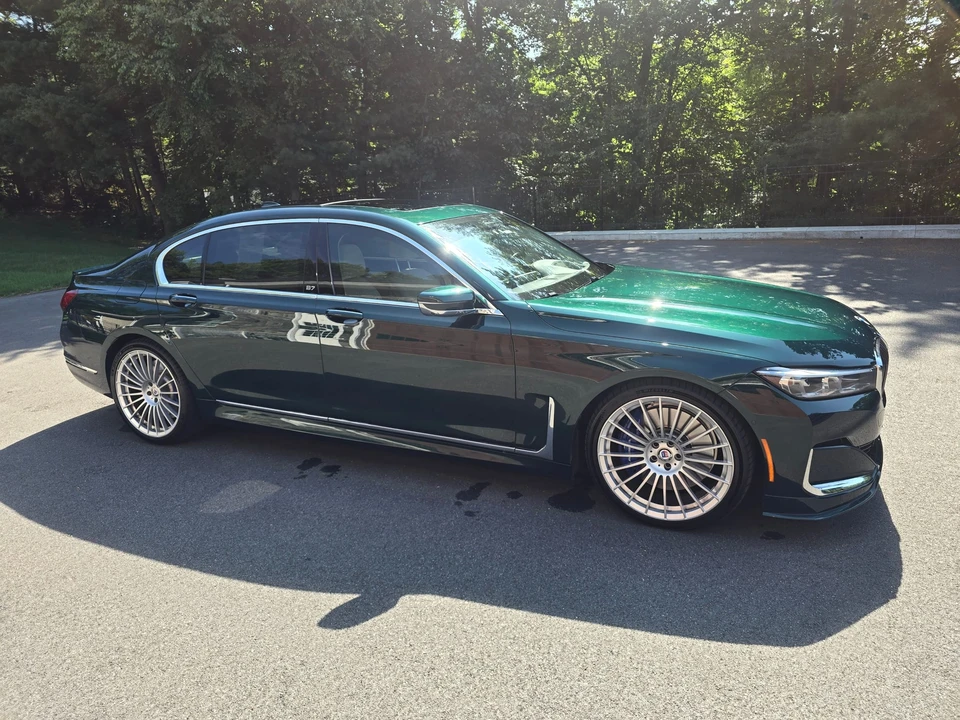 2021 BMW Alpina B7 - Image 13 of 31