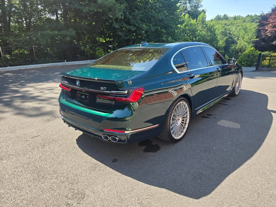 2021 BMW Alpina B7 - Image 19 of 31