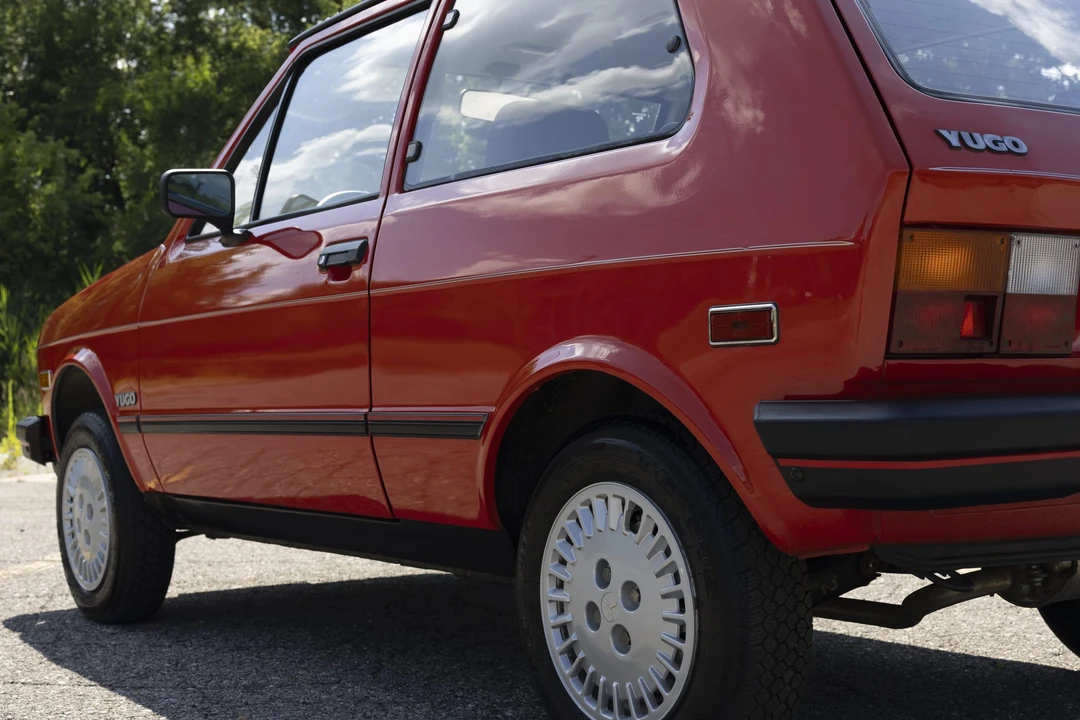 1990 Yugo - Image 15 of 31
