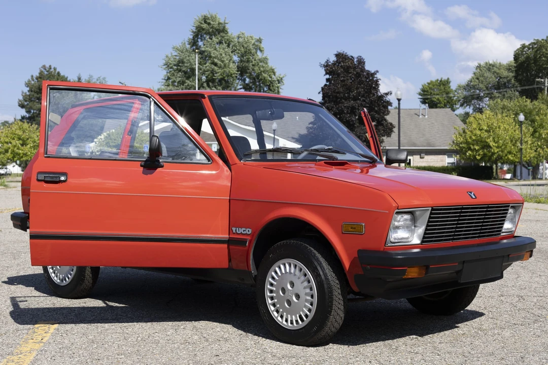 1990 Yugo - Image 10 of 31