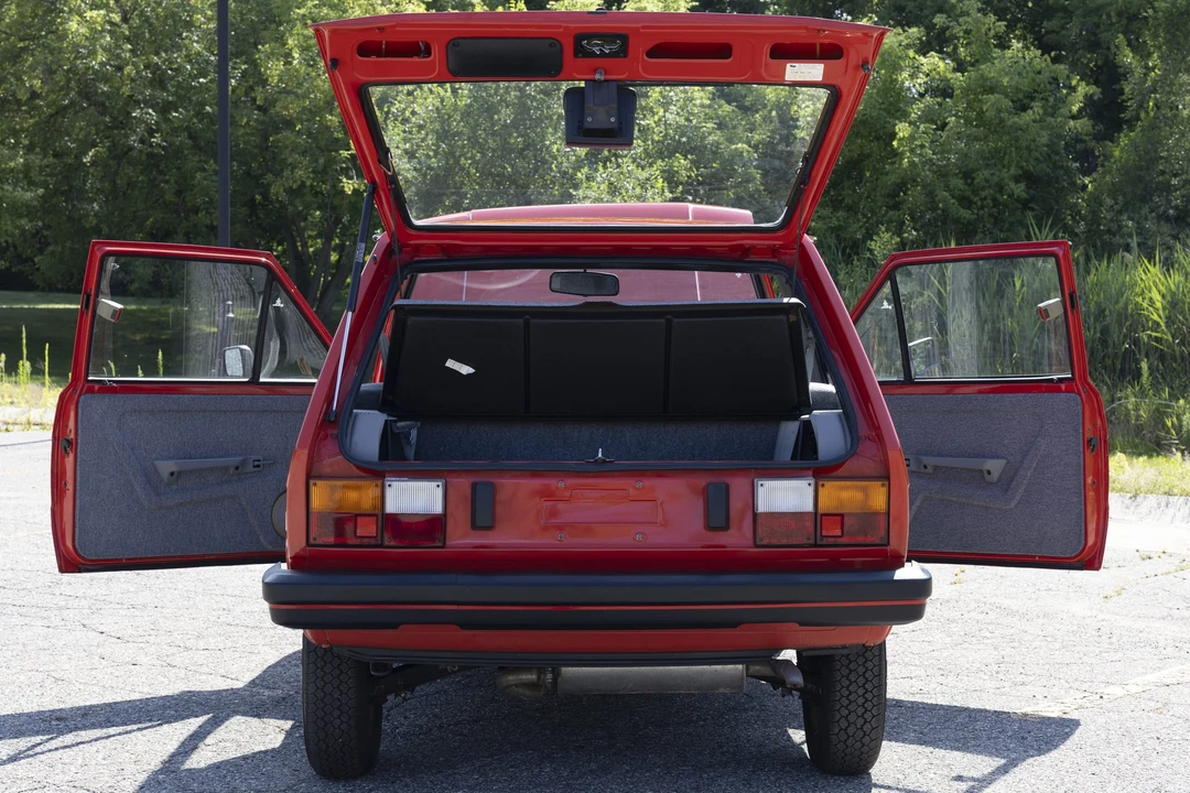 1990 Yugo - Image 24 of 31