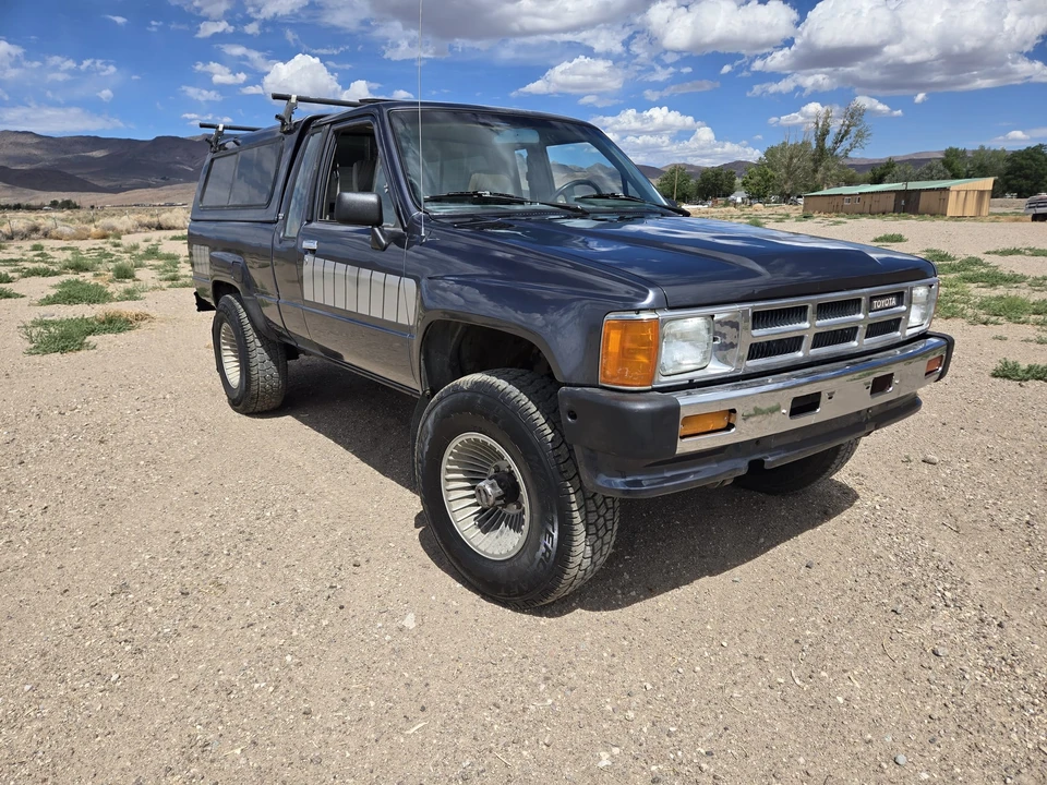 1984 Toyota Hilux 4th Gen - Image 10 of 31