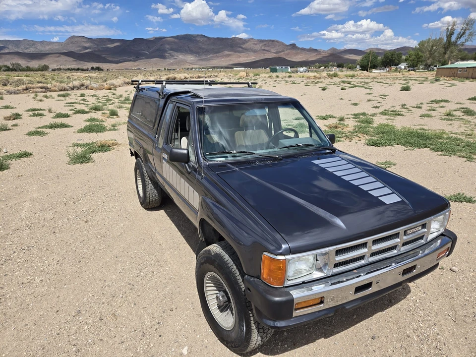 1984 Toyota Hilux 4th Gen - Image 6 of 31