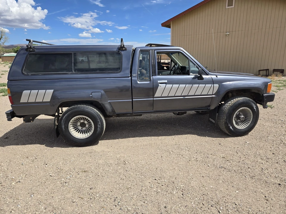 1984 Toyota Hilux 4th Gen - Image 11 of 31