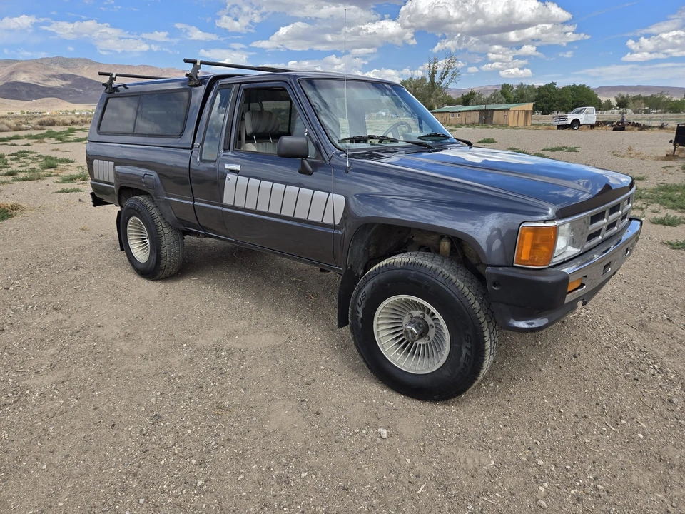1984 Toyota Hilux 4th Gen - Image 8 of 31