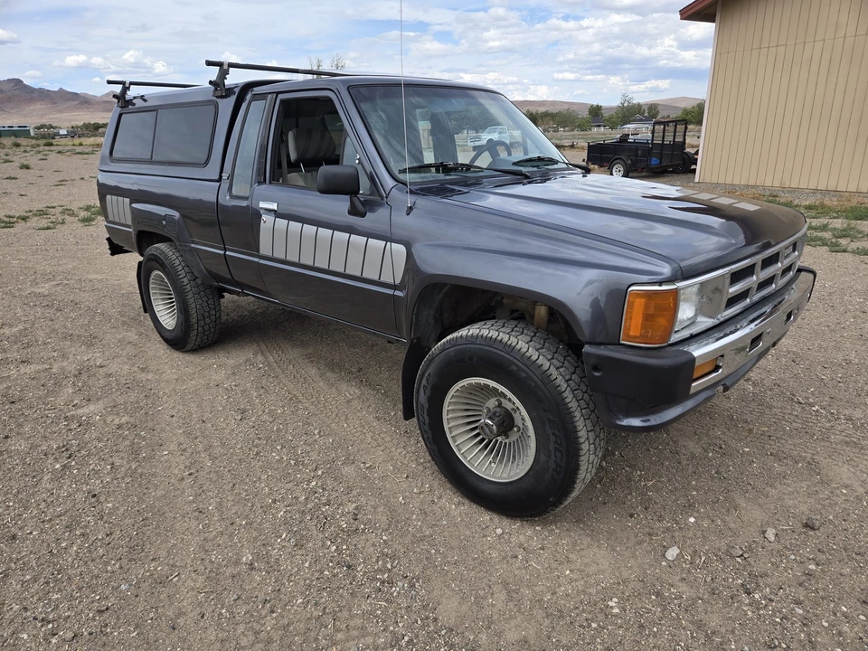 1984 Toyota Hilux 4th Gen - Image 9 of 31