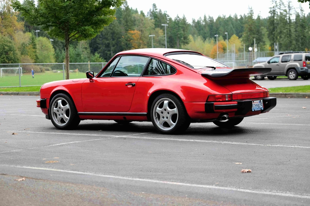 1988 Porsche 911 Carrera 3.2 - Image 16 of 31