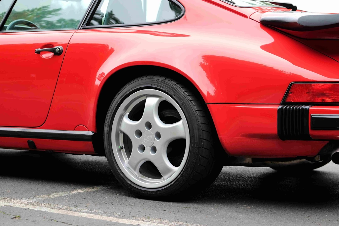 1988 Porsche 911 Carrera 3.2 - Image 25 of 31