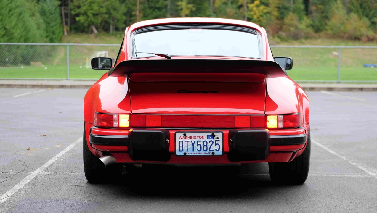 1988 Porsche 911 Carrera 3.2 - Image 10 of 31