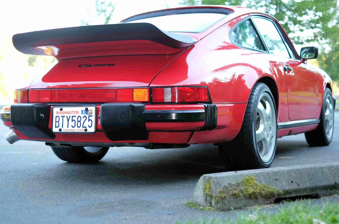 1988 Porsche 911 Carrera 3.2 - Image 8 of 31