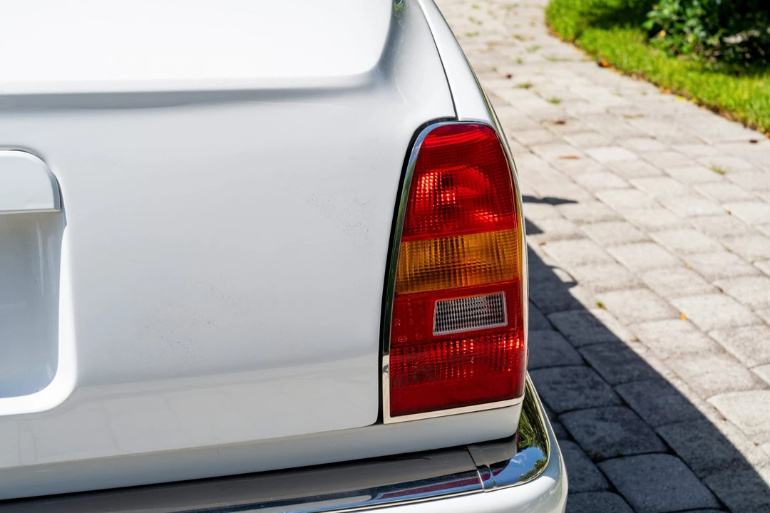 1999 Bentley Azure 1st Gen - Image 23 of 31