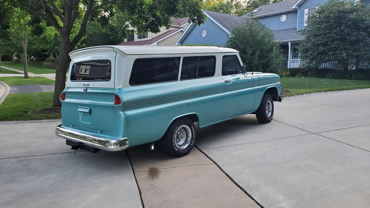 1965 Chevrolet Suburban 5th Gen - Image 10 of 31