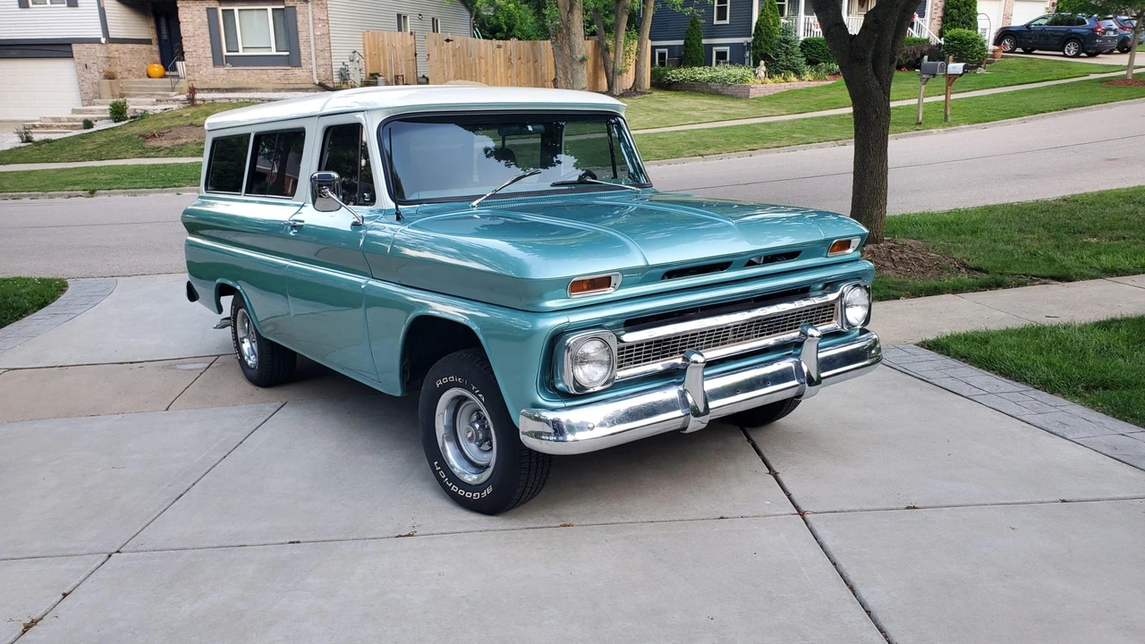 1965 Chevrolet Suburban 5th Gen - Image 13 of 31