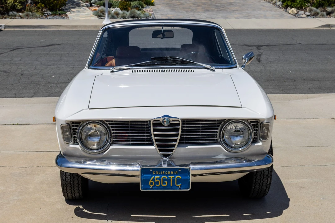 1965 Alfa Romeo - Image 11 of 31