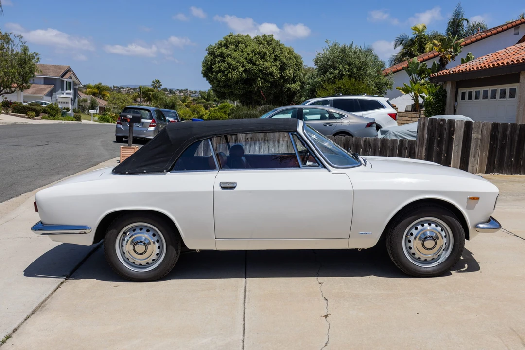 1965 Alfa Romeo - Image 17 of 31
