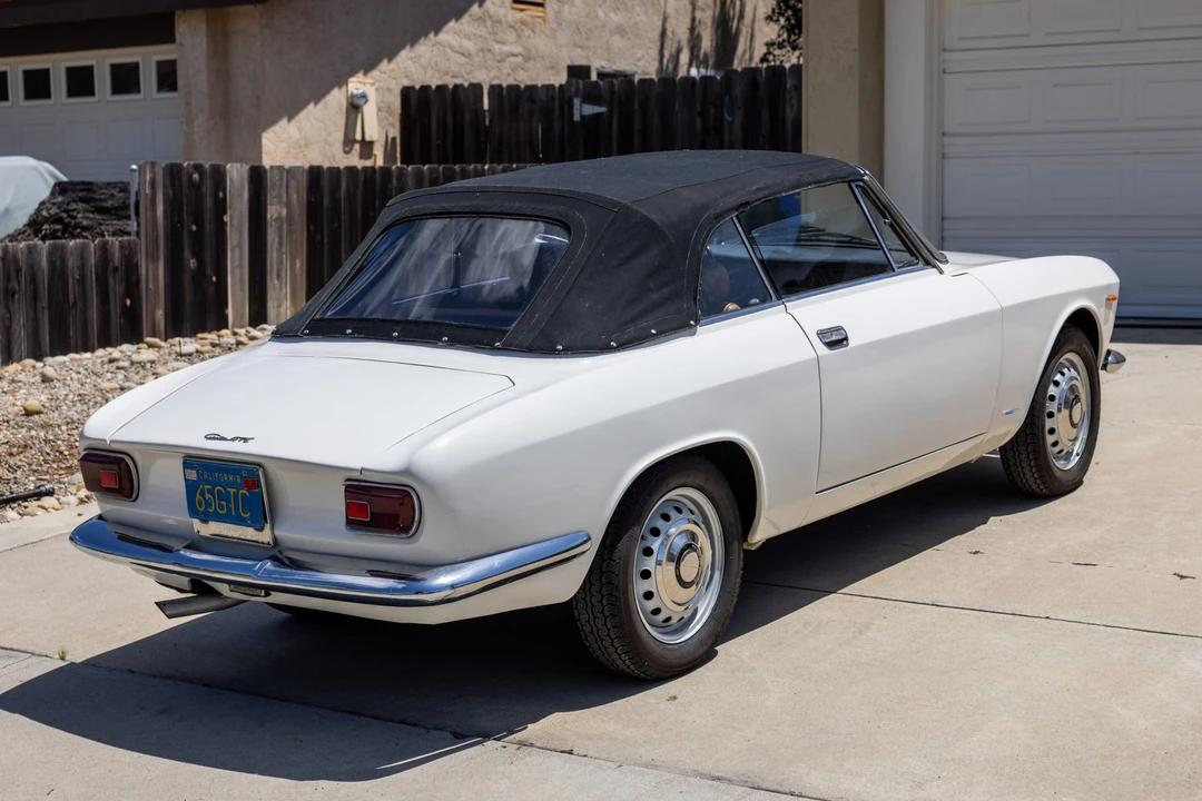 1965 Alfa Romeo - Image 16 of 31