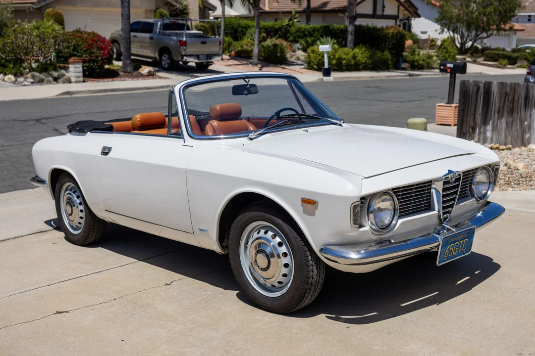 1965 Alfa Romeo - Image 2 of 31