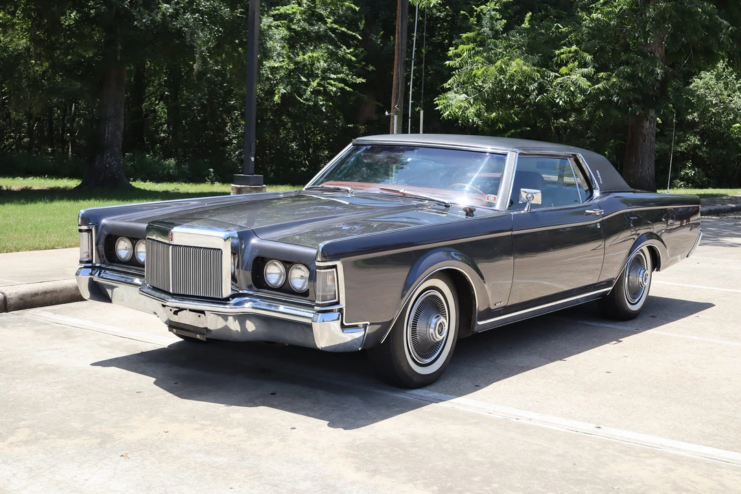 1969 Lincoln Continental Mark III - Image 2 of 31