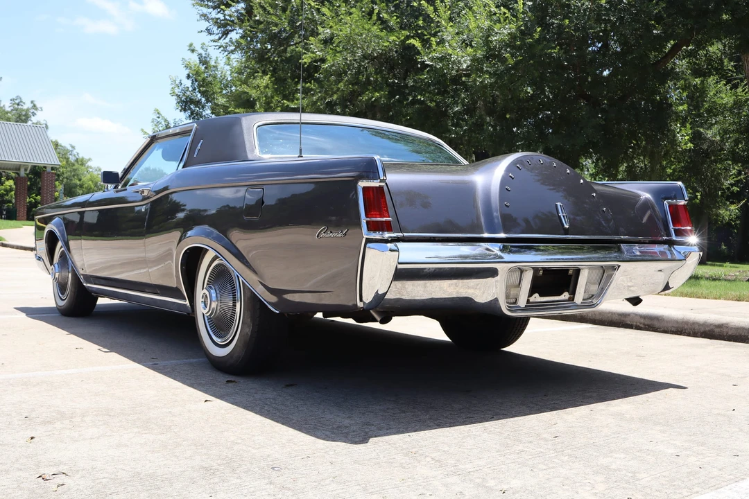 1969 Lincoln Continental Mark III - Image 19 of 31