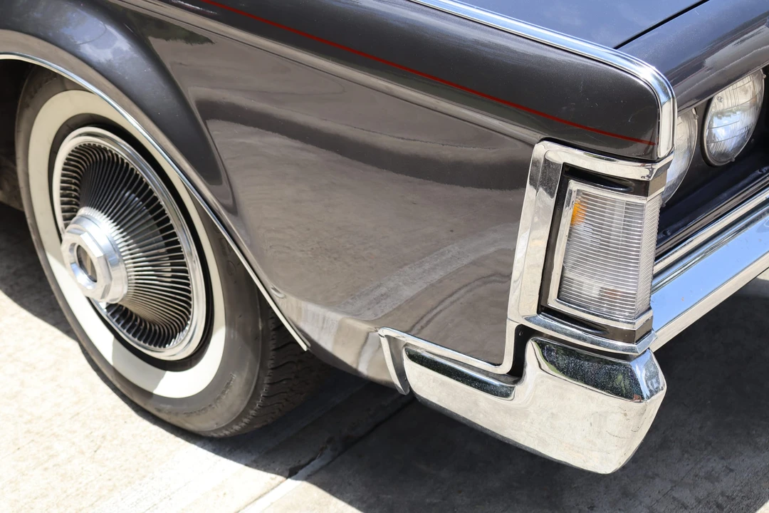 1969 Lincoln Continental Mark III - Image 24 of 31