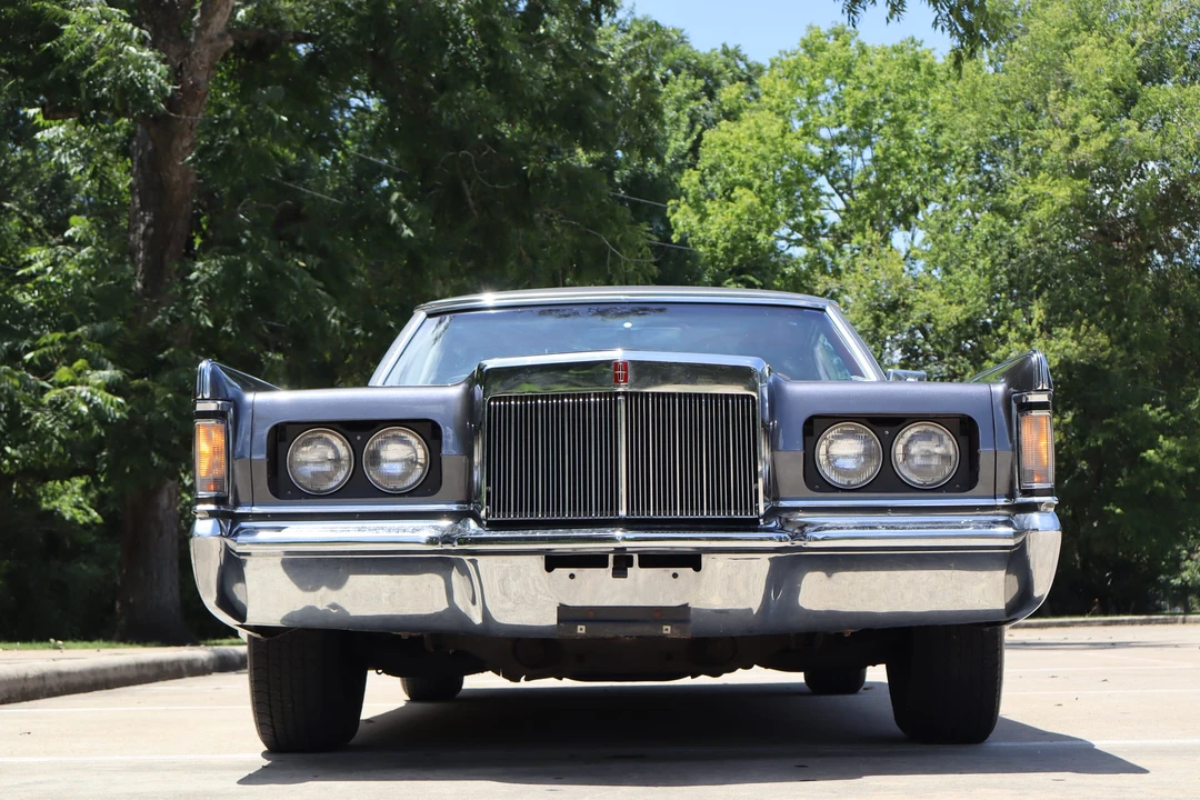 1969 Lincoln Continental Mark III - Image 8 of 31