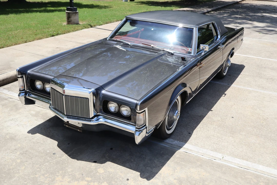 1969 Lincoln Continental Mark III - Image 5 of 31