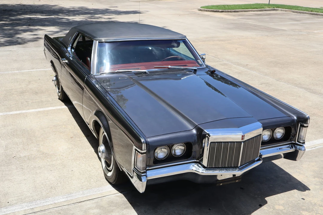 1969 Lincoln Continental Mark III - Image 9 of 31