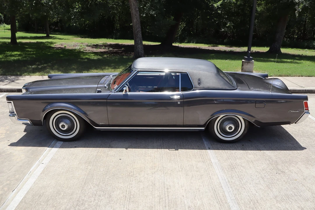 1969 Lincoln Continental Mark III - Image 23 of 31