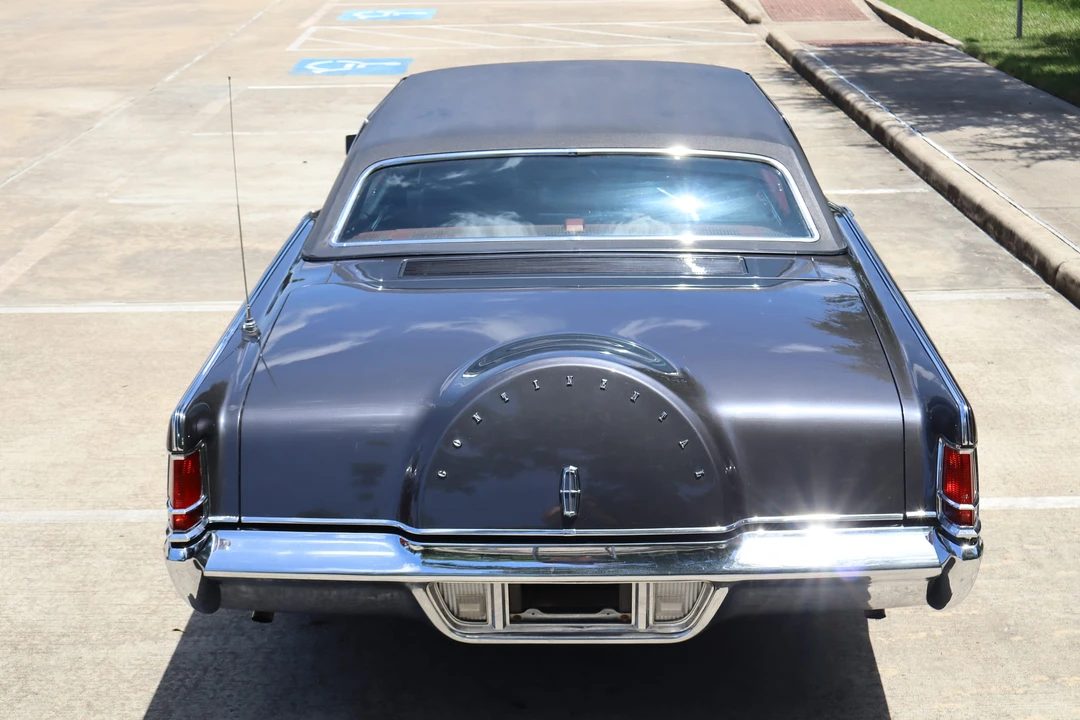 1969 Lincoln Continental Mark III - Image 16 of 31